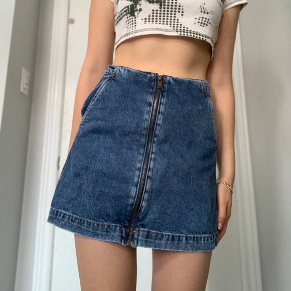 Zara denim zip up mini skirt - Picture 2 of 3